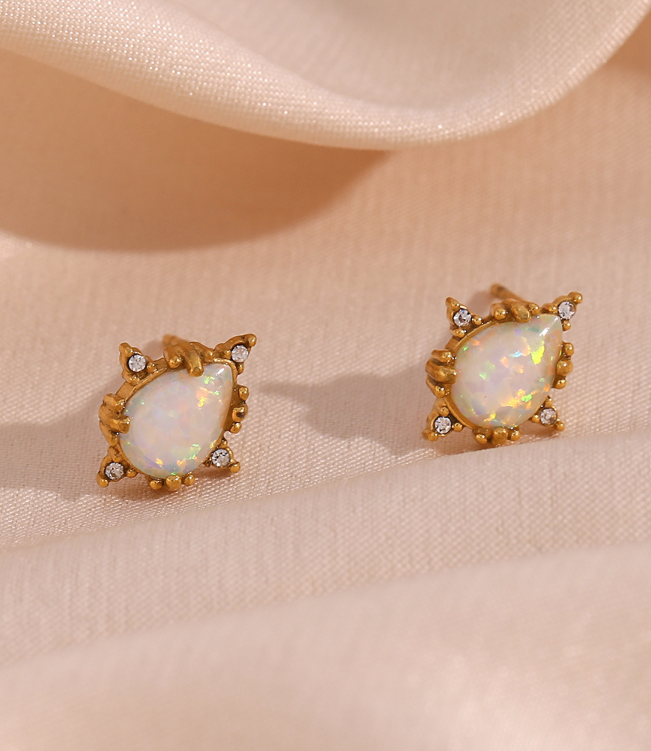 Waterdrop Studs
