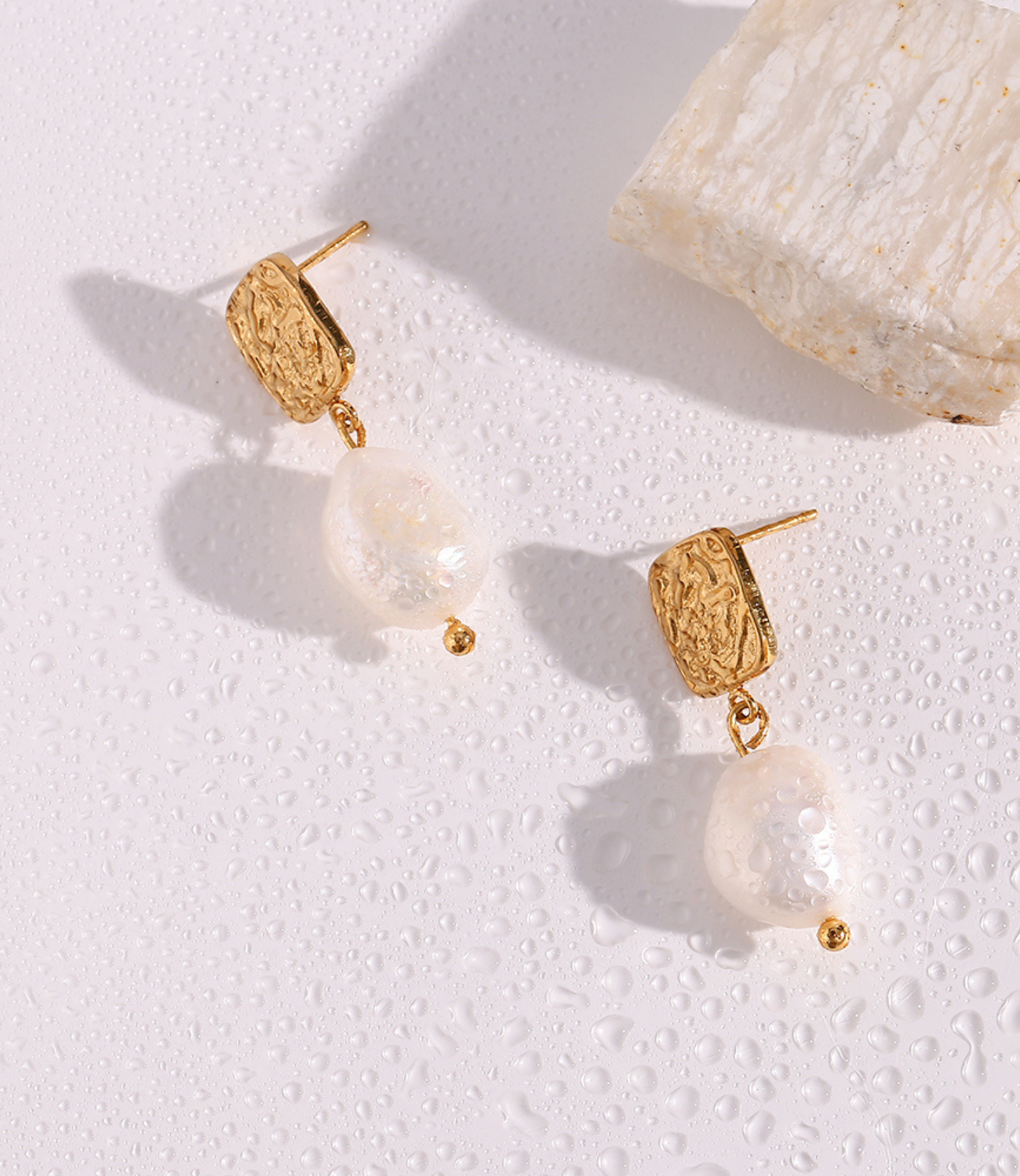 Reina Pearl Earrings